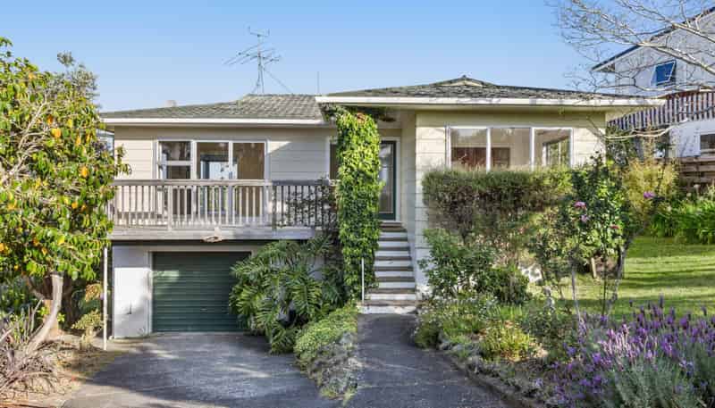 8 Fairway Avenue, Red Beach