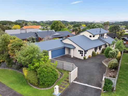 32 Kuripaka Crescent, The Gardens