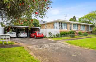 2/10 Mears Place, Epsom