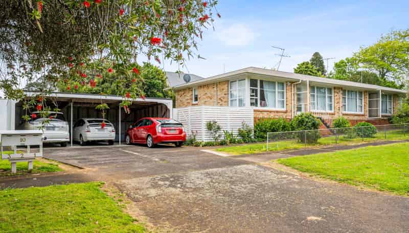 2/10 Mears Place, Epsom