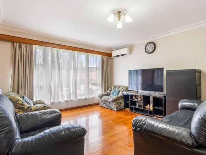 2/10 Mears Place, Epsom