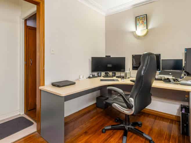 2/10 Mears Place, Epsom