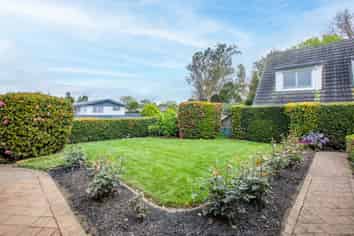 14 Sandalwood Drive, Dinsdale