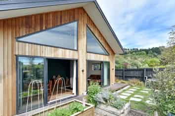 375 Port Hills Road, HILLSBOROUGH