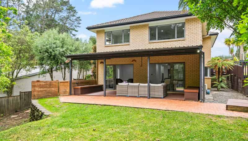 23 Miromiro Street, Greenhithe