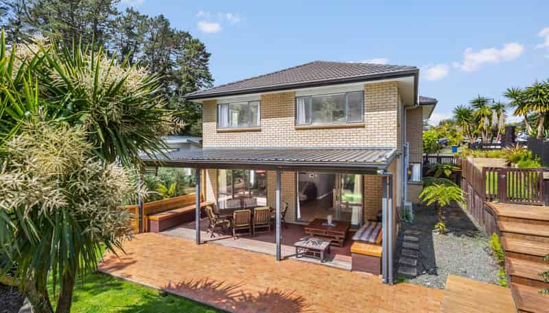 23 Miromiro Street, Greenhithe