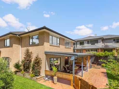 23 Miromiro Street, Greenhithe