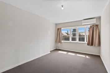 92 Marshall, Woolston