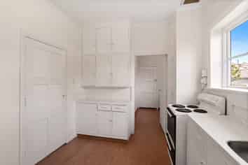 92 Marshall, Woolston