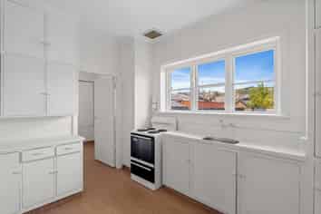 92 Marshall, Woolston