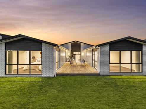 142 Lisle Farm Drive, Pukekohe