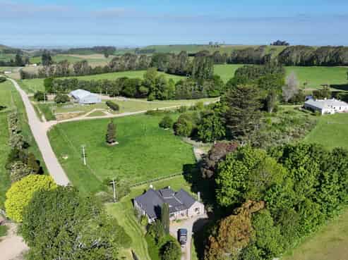 463 Dog Kennel Road, Ikawai