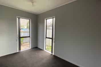 2/190 Te Irirangi Drive, Flat Bush