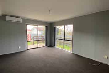 2/190 Te Irirangi Drive, Flat Bush