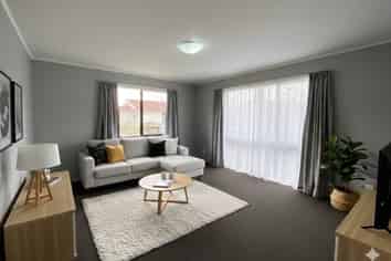 2/190 Te Irirangi Drive, Flat Bush