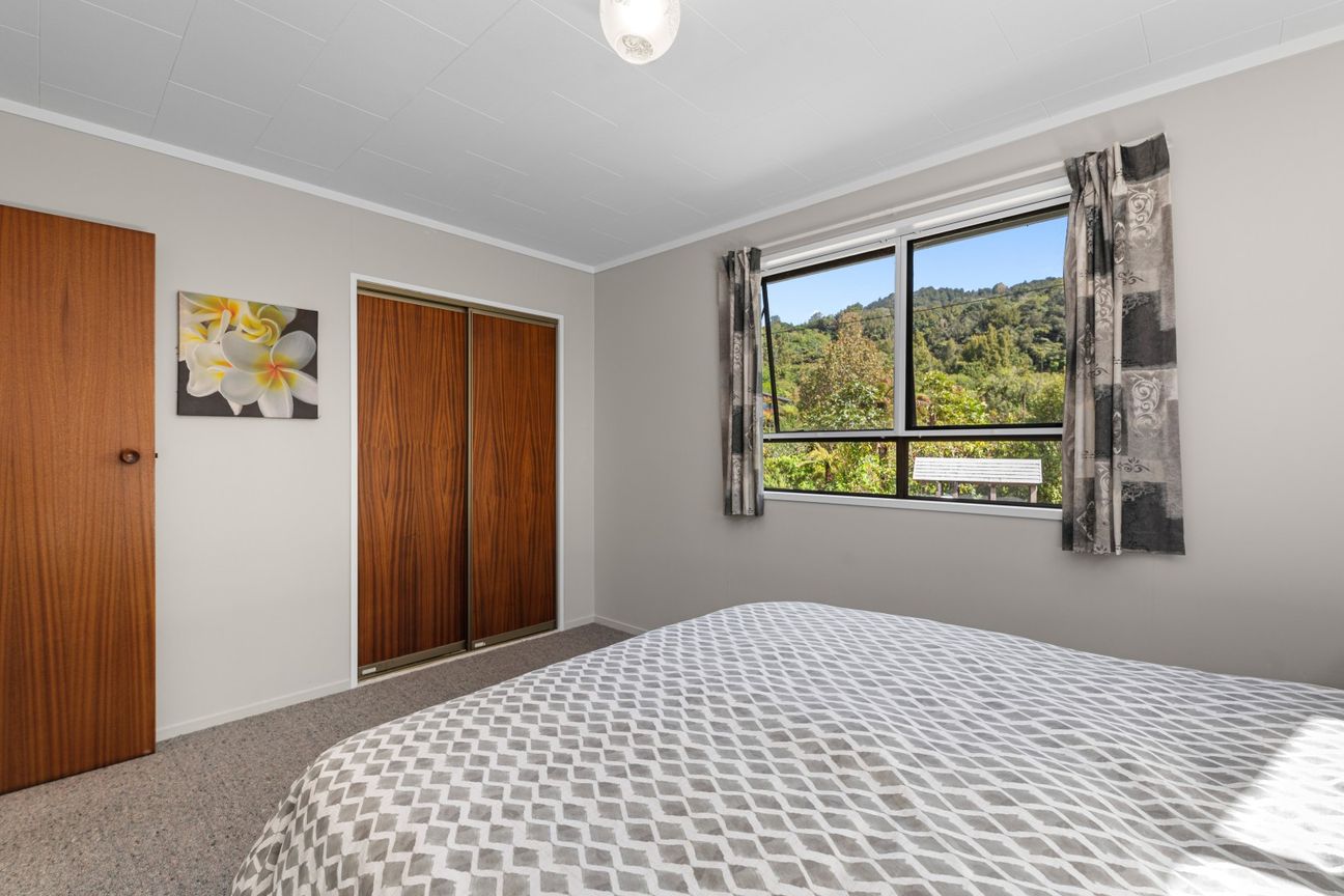 Lake Tarawera – Estate Sale - Fler