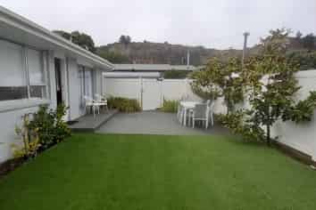 2/37b  Main Road, Redcliffs