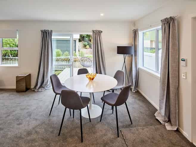 59a  Larsen Crescent, Tawa