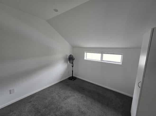 59a  Larsen Crescent, Tawa