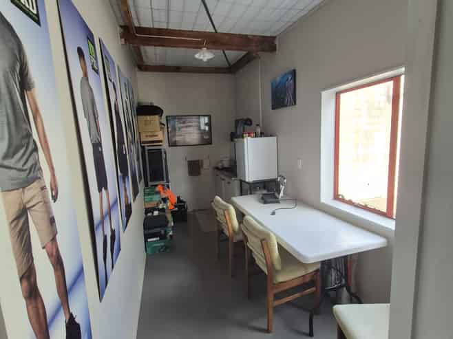 Frankton Opportunity - Unit - Quiet Driveway 
