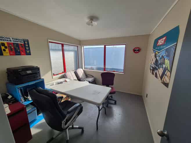 Frankton Opportunity - Unit - Quiet Driveway 