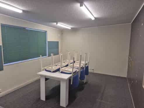 Frankton Opportunity - Unit - Quiet Driveway 