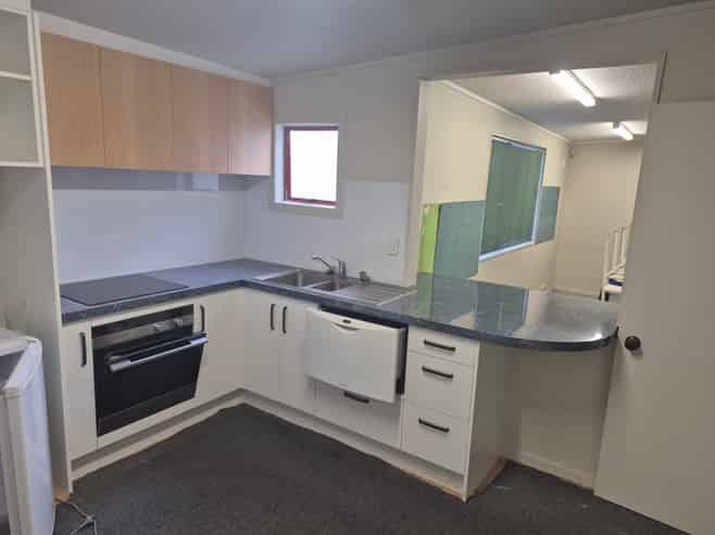 Frankton Opportunity - Unit - Quiet Driveway 