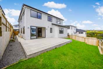 27 Hauhake Road, Flat Bush