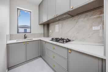 27 Hauhake Road, Flat Bush