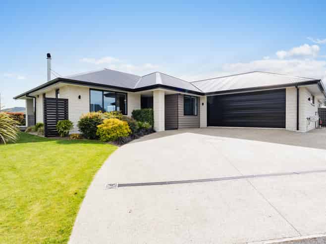 8 Marjorie Lane, Mosgiel