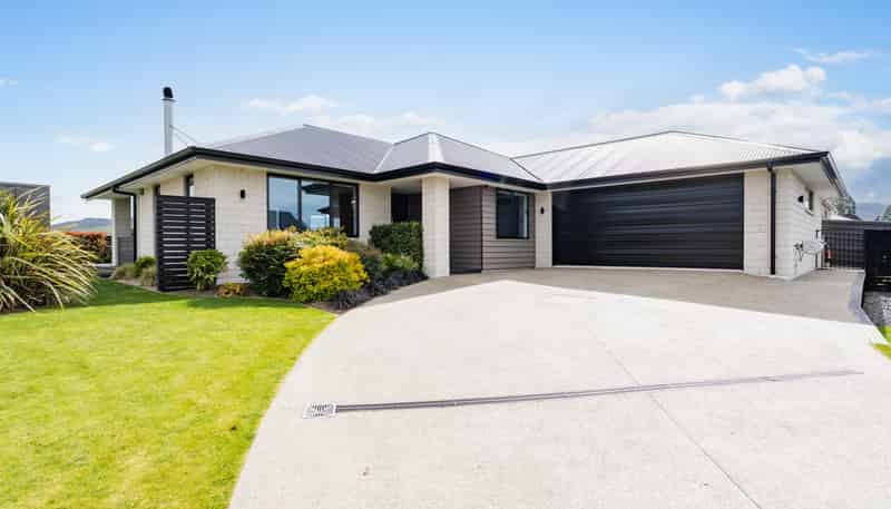 8 Marjorie Lane, Mosgiel