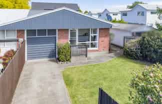 47 Hills Road, Edgeware