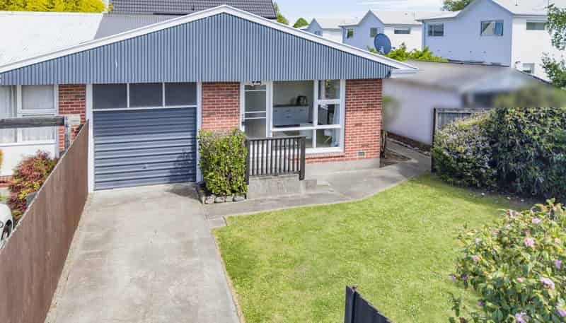 47 Hills Road, Edgeware