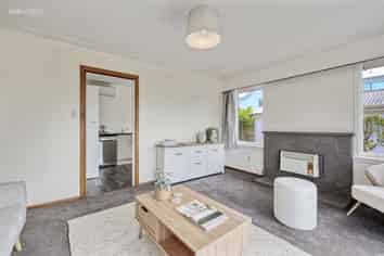 47 Hills Road, Edgeware