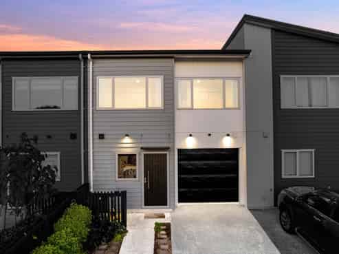 70 Paretaiuru Crescent, Papakura