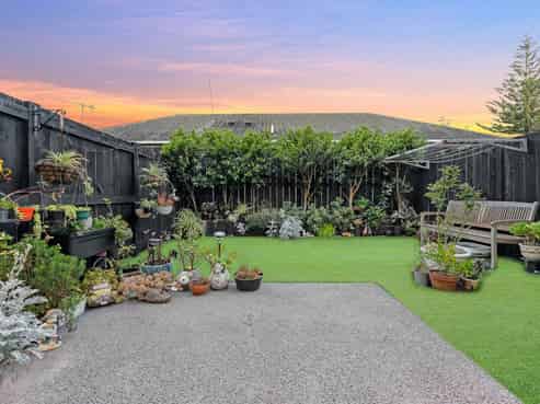 70 Paretaiuru Crescent, Papakura