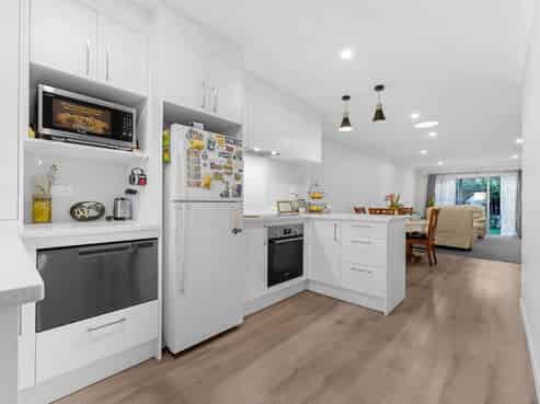 70 Paretaiuru Crescent, Papakura