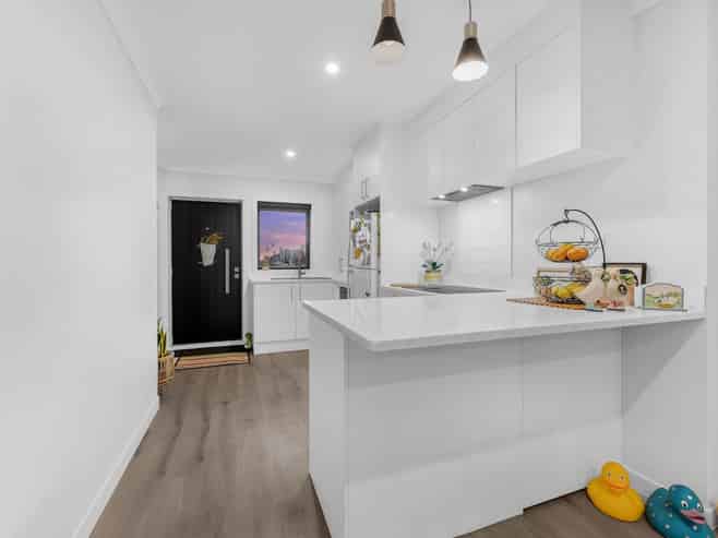 70 Paretaiuru Crescent, Papakura