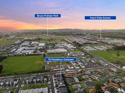 70 Paretaiuru Crescent, Papakura