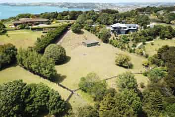 86 Brick Bay Drive, Sandspit