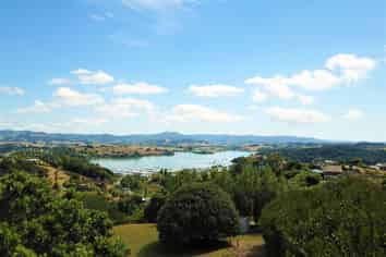 86 Brick Bay Drive, Sandspit