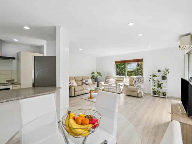 2/8 Tallington Crescent, Torbay