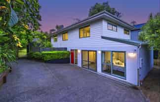 2/8 Tallington Crescent, Torbay