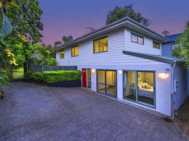 2/8 Tallington Crescent, Torbay