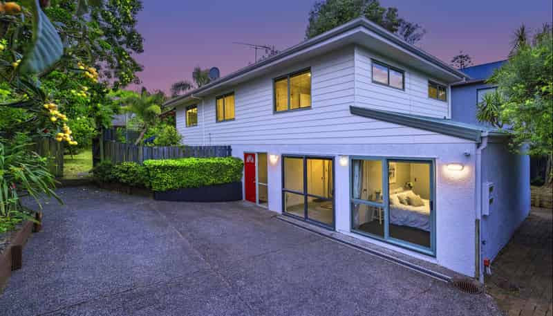 2/8 Tallington Crescent, Torbay