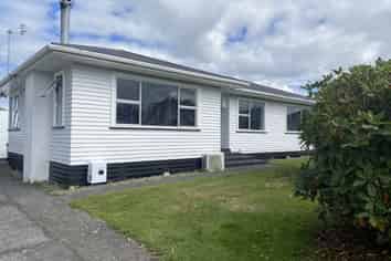 123R Pembroke Road, Stratford