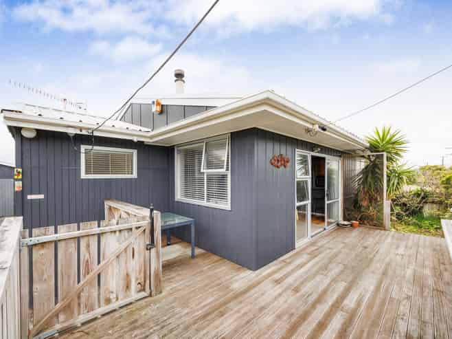 79 Nash Parade, Foxton Beach