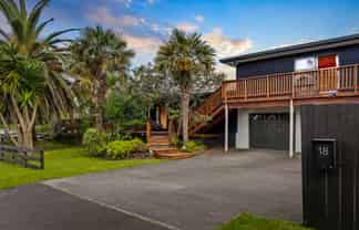 18 Awhiorangi Promenade, Swanson
