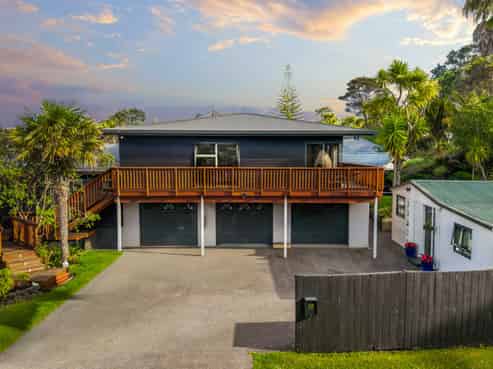 18 Awhiorangi Promenade, Swanson