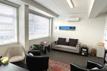 Quality 1st floor office - Kapiti business centre